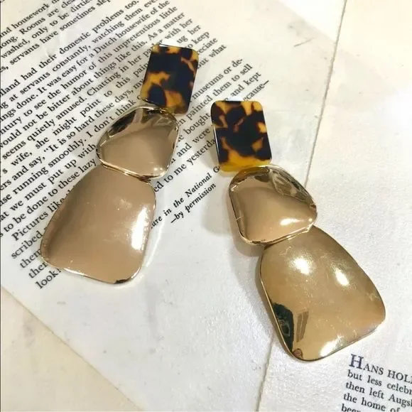 Free People Clip On Hanging Earrings Tortoise Gold - Picture 2 of 3